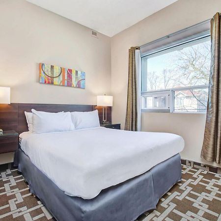 Willowdale Hotel Toronto North York Room photo