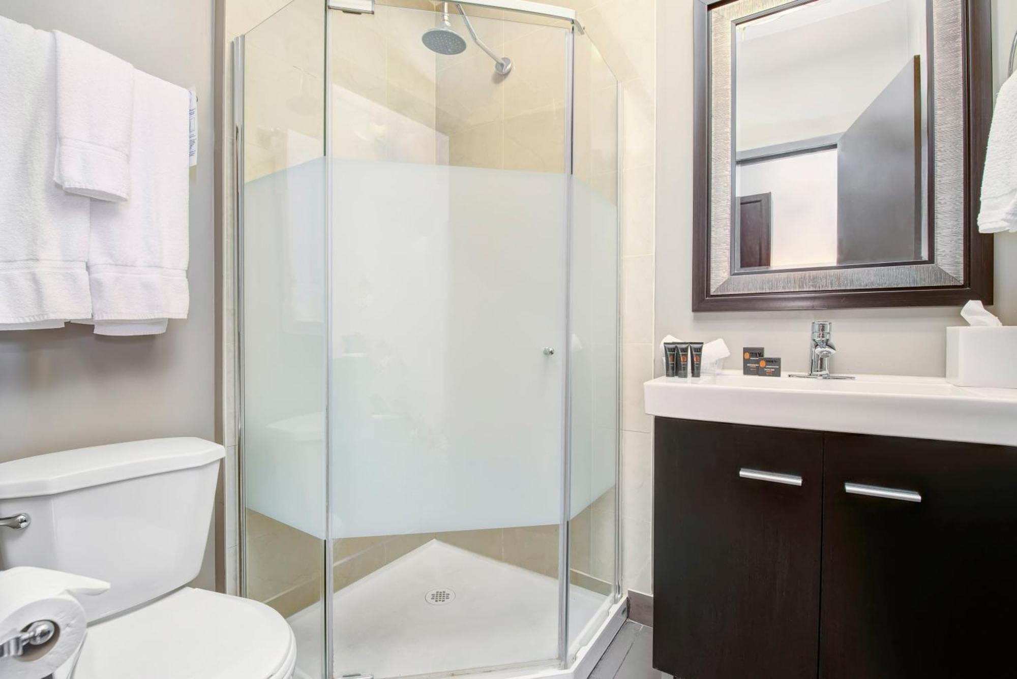 Willowdale Hotel Toronto North York Room photo